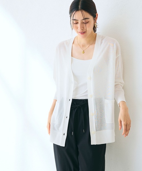 CROSS FUNCTION（クロスファンクション）の「《洗える》サマナチュラオーバーサイズシアーVネックニットカーディガン【CF/クロスファンクション】（カーディガン/ボレロ・レディース・ライトピンク/オフホワイト/ミント/ライトグレー/ブラック/ベージュ/イエロー/ブルー・L/M/LL）」の2枚目の写真