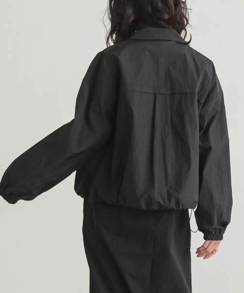 for/c（フォーシー）の「撥水ナイロンシアーブルゾン【サスティナブル】（ブルゾン・レディース・ベージュ/ブラック・M/L/LL）」の12枚目の写真