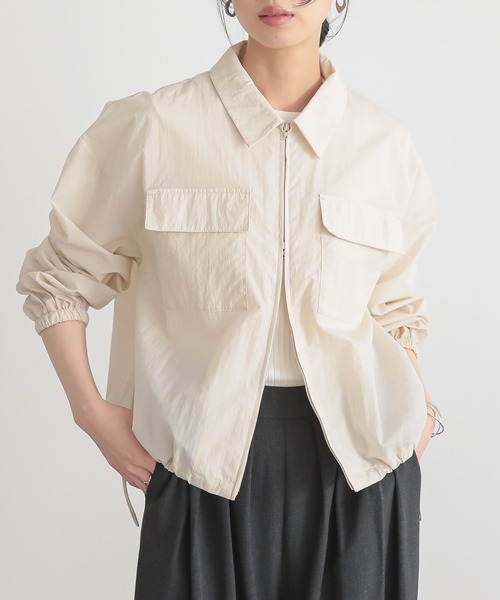 for/c（フォーシー）の「撥水ナイロンシアーブルゾン【サスティナブル】（ブルゾン・レディース・ベージュ/ブラック・M/L/LL）」の3枚目の写真