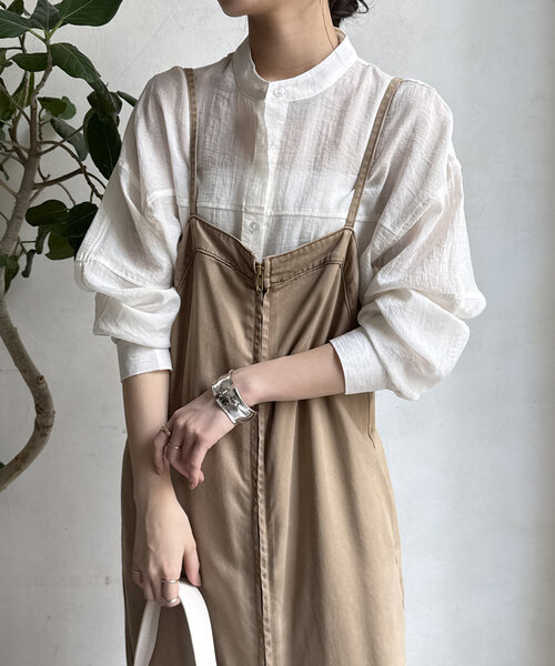 DouDou(ドゥドゥ)の「【WEB限定】切替バンドカラーシャツ(シャツ/ブラウス・レディース・ブラック/グリーン/アイボリー・FREE)」の2枚目の写真