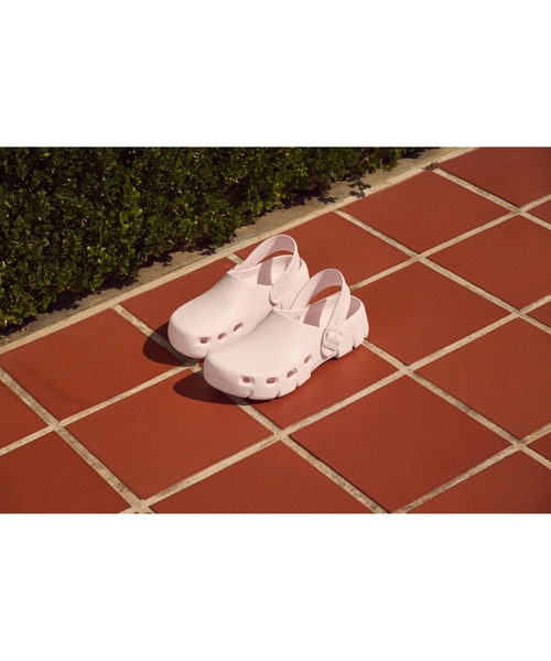 BIRKENSTOCK(ビルケンシュトック)の「【公式】ビルケンシュトック Birki Flow EVA(サンダル・メンズ・ローズ・26cm【レギュラー幅】/22.5cm【レギュラー幅】/23cm【レギュラー幅】/24cm【レギュラー幅】/24.5cm【レギュラー幅】/25cm【レギュラー幅】/26.5cm【レギュラー幅】/27cm【レギュラー幅】/28.5cm【レギュラー幅】)」の5枚目の写真