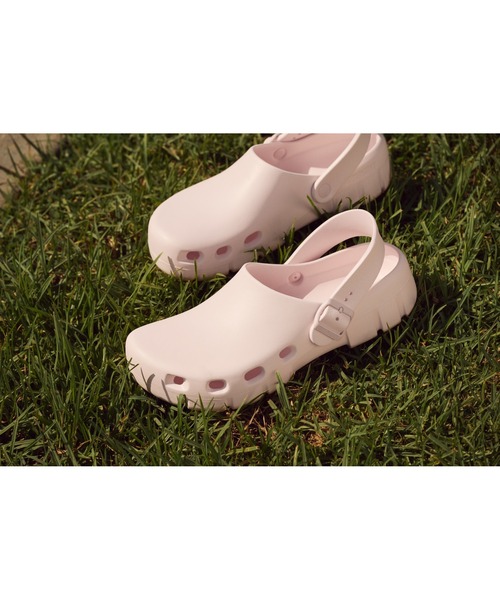 BIRKENSTOCK(ビルケンシュトック)の「【公式】ビルケンシュトック Birki Flow EVA(サンダル・メンズ・ローズ・26cm【レギュラー幅】/22.5cm【レギュラー幅】/23cm【レギュラー幅】/24cm【レギュラー幅】/24.5cm【レギュラー幅】/25cm【レギュラー幅】/26.5cm【レギュラー幅】/27cm【レギュラー幅】/28.5cm【レギュラー幅】)」の4枚目の写真