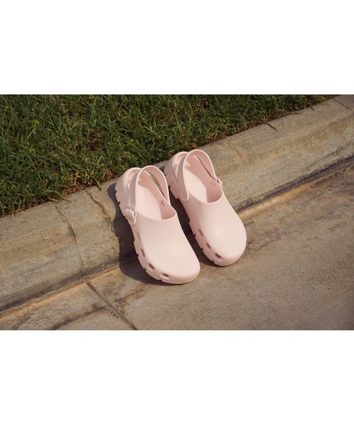 BIRKENSTOCK(ビルケンシュトック)の「【公式】ビルケンシュトック Birki Flow EVA(サンダル・メンズ・ローズ・26cm【レギュラー幅】/22.5cm【レギュラー幅】/23cm【レギュラー幅】/24cm【レギュラー幅】/24.5cm【レギュラー幅】/25cm【レギュラー幅】/26.5cm【レギュラー幅】/27cm【レギュラー幅】/28.5cm【レギュラー幅】)」の3枚目の写真