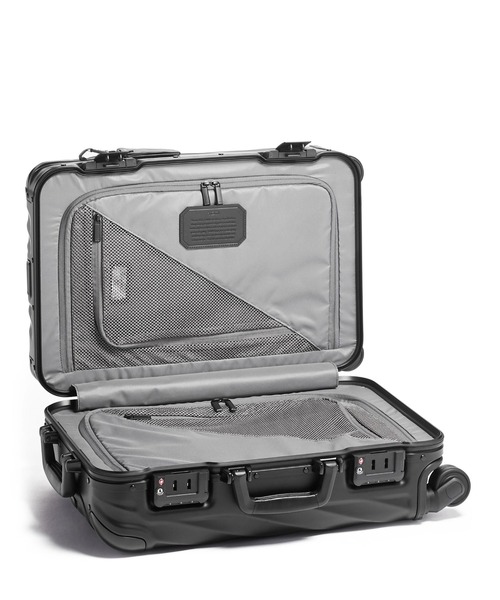 TUMI(トゥミ)の「19 DEGREE ALUMINUM インターナショナル・キャリーオン スーツケース(機内持ち込みサイズ) 1泊~3泊程度(スーツケース/キャリーバッグ・メンズ・ブラック系その他・FREE)」の3枚目の写真