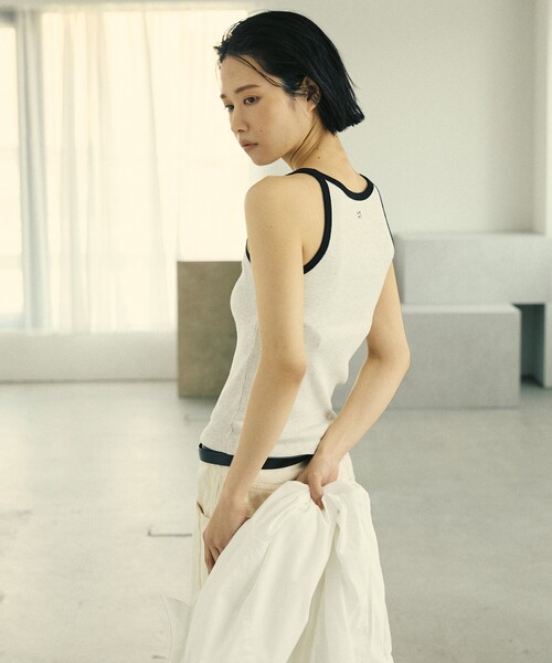 Firsthand（ファーストハンド）の「MA Firsthand/マ ファーストハンド RIB RINGER TANK / ワンポイント刺繍 リブリンガータンクトップ / アメリカンスリーブ（タンクトップ・レディース・オフホワイト/ブラウン/ブラック・FREE）」の8枚目の写真