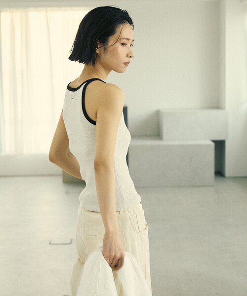 Firsthand（ファーストハンド）の「MA Firsthand/マ ファーストハンド RIB RINGER TANK / ワンポイント刺繍 リブリンガータンクトップ / アメリカンスリーブ（タンクトップ・レディース・オフホワイト/ブラウン/ブラック・FREE）」の11枚目の写真