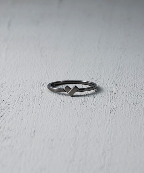 and cloud(アンドクラウド)の「Minimum Heart Ring(リング・レディース・シルバー/ブラック・11号/13号/9号/15号)」の3枚目の写真