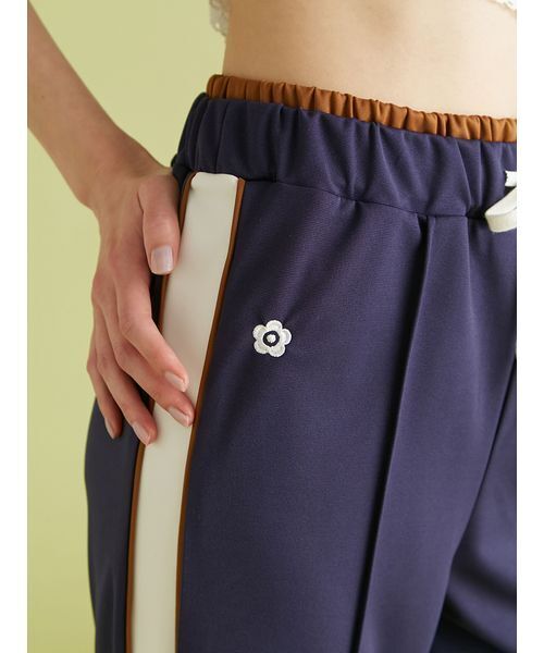 LILY BROWN（リリーブラウン）の「【LILY BROWN×MARY QUANT】デイジー刺繍セミフレアトラックパンツ（その他パンツ・レディース・ホワイト/レッド/ネイビー・FREE）」の20枚目の写真