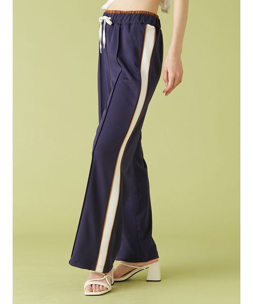 LILY BROWN×MARY QUANT】デイジー刺繍セミフレアトラックパンツ