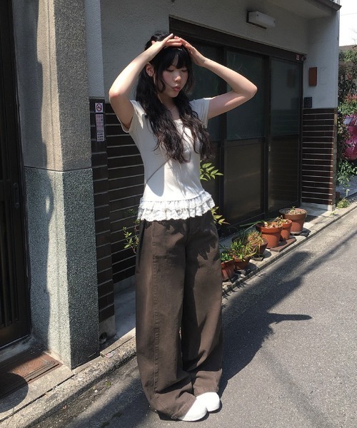 anyonemore（エニワンモア）の「裾ティアードレースフリルボタン半袖Tシャツ（Tシャツ/カットソー・レディース・アイボリー・FREE）」の4枚目の写真