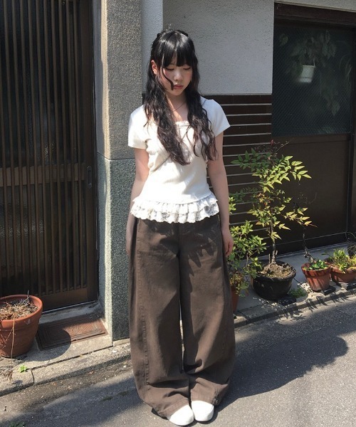 anyonemore（エニワンモア）の「裾ティアードレースフリルボタン半袖Tシャツ（Tシャツ/カットソー・レディース・アイボリー・FREE）」の6枚目の写真