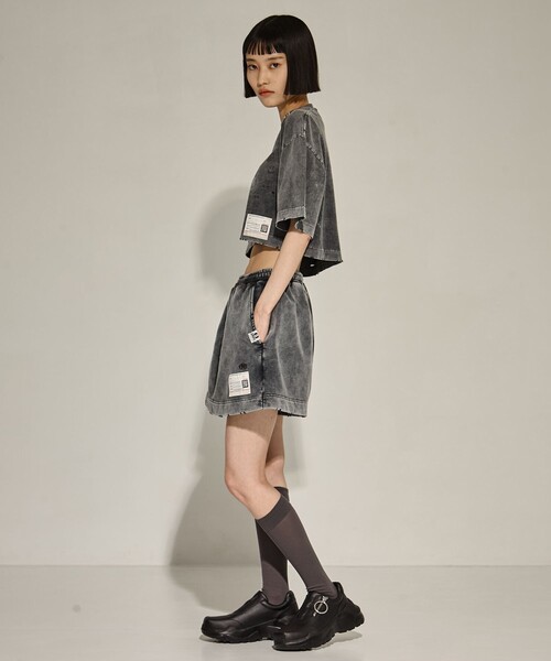 Maison MIHARA YASUHIRO(メゾンミハラヤスヒロ)の「【MIHARA YASUHIRO/ミハラヤスヒロ】BLEACHED SHORTS/ブリーチショートパンツ(その他パンツ・レディース・ブラック・38/36)」の4枚目の写真