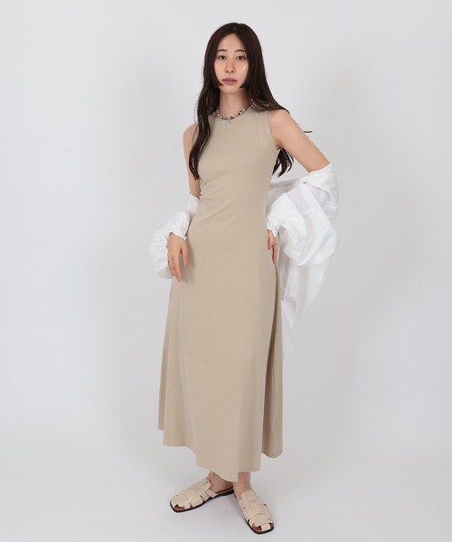 SUWDEE(スーディー)の「sleeveless flare long one piece(ワンピース・レディース・ベージュ/ブラック/グレー・S/M)」の2枚目の写真