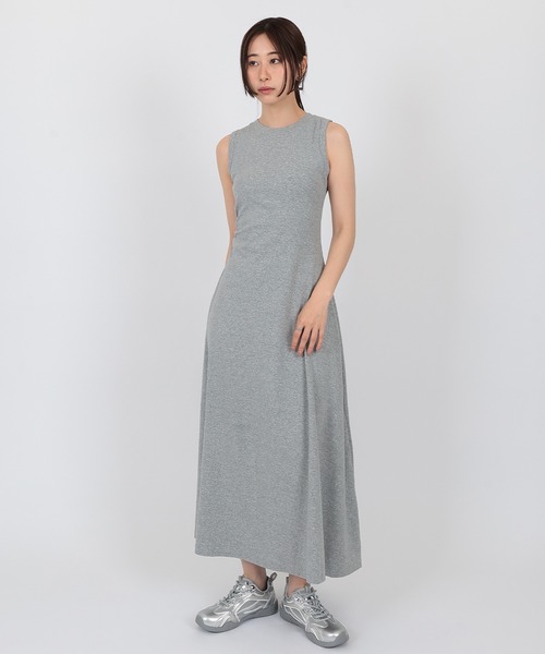SUWDEE(スーディー)の「sleeveless flare long one piece(ワンピース・レディース・ベージュ/ブラック/グレー・S/M)」の3枚目の写真