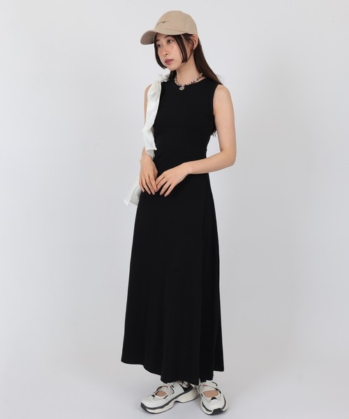 SUWDEE(スーディー)の「sleeveless flare long one piece(ワンピース・レディース・ベージュ/ブラック/グレー・S/M)」の1枚目の写真