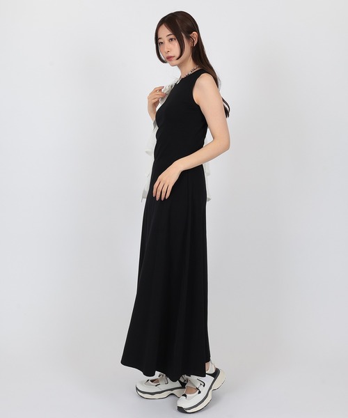 SUWDEE(スーディー)の「sleeveless flare long one piece(ワンピース・レディース・ベージュ/ブラック/グレー・S/M)」の4枚目の写真
