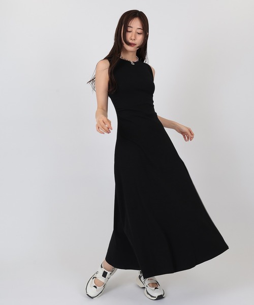 SUWDEE(スーディー)の「sleeveless flare long one piece(ワンピース・レディース・ベージュ/ブラック/グレー・S/M)」の5枚目の写真