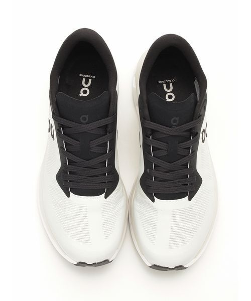 【関税込み】On ホワイト＆ブラック Cloudzone スニーカー Women's Cloud 6 | White & Black | On United States