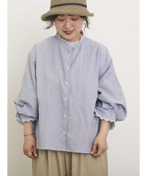 Samansa Mos2（サマンサ モスモス）の「襟レースシャーリング袖タックブラウス（シャツ/ブラウス・レディース・ブルー/チャコールグレー/パープル/ミント/オフホワイト・F）」の4枚目の写真