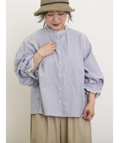 Samansa Mos2（サマンサ モスモス）の「襟レースシャーリング袖タックブラウス（シャツ/ブラウス・レディース・ブルー/チャコールグレー/パープル/ミント/オフホワイト・F）」の7枚目の写真