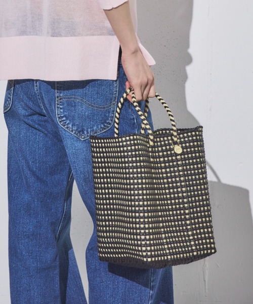 Letra（レトラ）の「【Letra】MERCADO BUCKET MINI CHECK S/H（かごバッグ・レディース・ブラック/イエロー/ブルー・ONESIZE）」の2枚目の写真