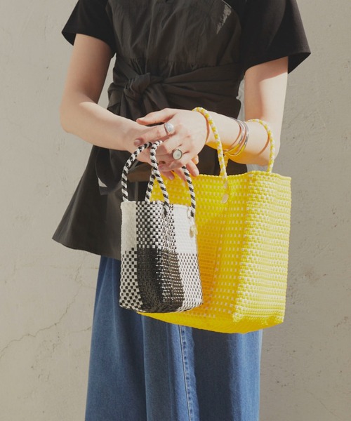 Letra（レトラ）の「【Letra】MERCADO BUCKET MINI CHECK S/H（かごバッグ・レディース・ブラック/イエロー/ブルー・ONESIZE）」の7枚目の写真