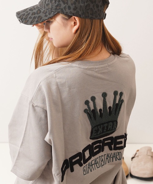 1111clothing(ワンフォークロージング)の「クラウン サガラ刺繍 スウェットTシャツ / Crown Sagara Embroidery Sweat T-Shirt(Tシャツ/カットソー・メンズ・グレイッシュベージュ/ホワイト系/ブラック・M/XL/L)」の21枚目の写真