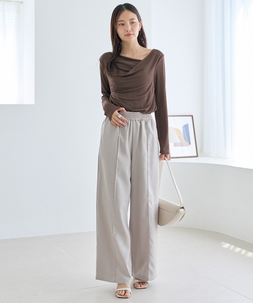 LAVEANGE(ラビアンジェ)の「ドレープネックプルオーバー(Tシャツ/カットソー・レディース・ブラック/イエロー/ブラウン・M/LL/3L/4L/5L)」の4枚目の写真