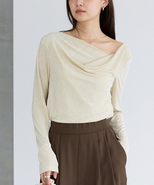 LAVEANGE(ラビアンジェ)の「ドレープネックプルオーバー(Tシャツ/カットソー・レディース・ブラック/イエロー/ブラウン・M/LL/3L/4L/5L)」の9枚目の写真