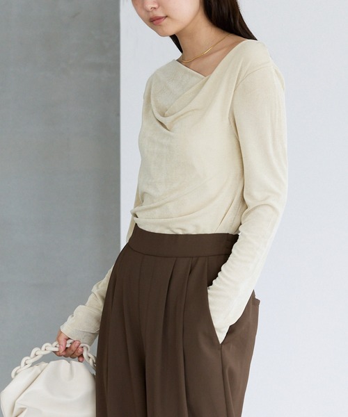 LAVEANGE(ラビアンジェ)の「ドレープネックプルオーバー(Tシャツ/カットソー・レディース・ブラック/イエロー/ブラウン・M/LL/3L/4L/5L)」の11枚目の写真