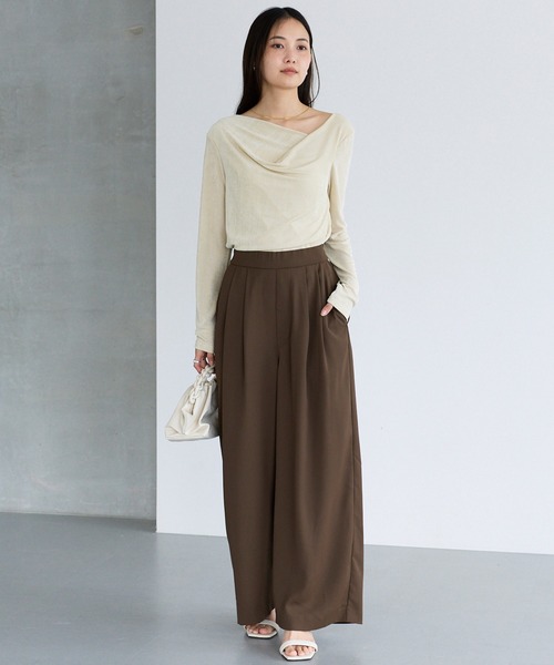 LAVEANGE(ラビアンジェ)の「ドレープネックプルオーバー(Tシャツ/カットソー・レディース・ブラック/イエロー/ブラウン・M/LL/3L/4L/5L)」の13枚目の写真