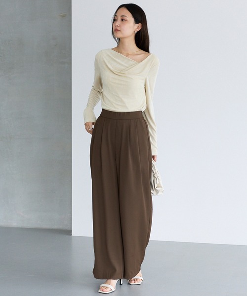 LAVEANGE(ラビアンジェ)の「ドレープネックプルオーバー(Tシャツ/カットソー・レディース・ブラック/イエロー/ブラウン・M/LL/3L/4L/5L)」の14枚目の写真