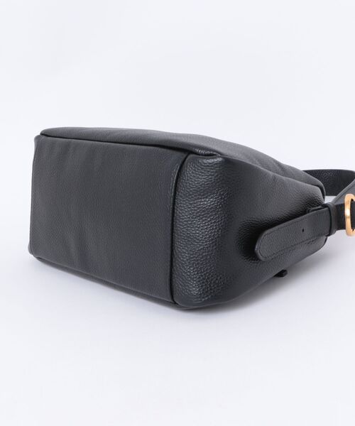 Beau're（ヴュレ）の「BEAURE Design Buckle ショルダー Bag（ショルダーバッグ・レディース・ブラック/ワイン/ブラウン・FREE）」の4枚目の写真