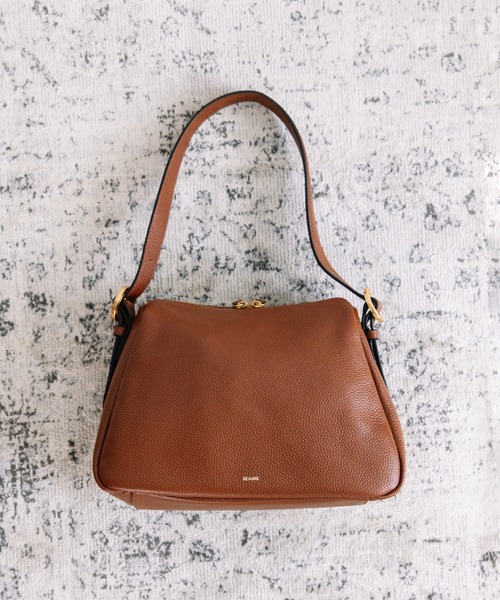 Beau're（ヴュレ）の「BEAURE Design Buckle ショルダー Bag（ショルダーバッグ・レディース・ブラック/ワイン/ブラウン・FREE）」の2枚目の写真