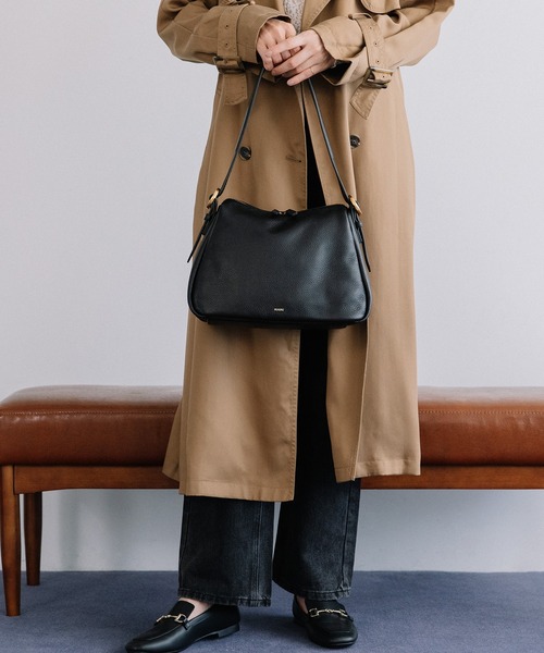 Beau're（ヴュレ）の「BEAURE Design Buckle ショルダー Bag（ショルダーバッグ・レディース・ブラック/ワイン/ブラウン・FREE）」の14枚目の写真