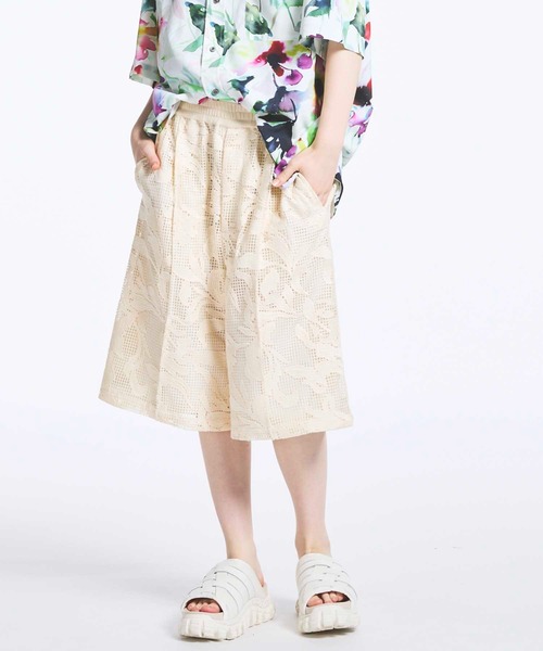MAISON SPECIAL(メゾンスペシャル)の「《UNISEX》Mesh Flower Embroidery Prime-Wide Shorts/メッシュフラワーエンブロイダリープライムワイドショーツ【MAISON SPECIAL/メゾンスペシャル】(その他パンツ・メンズ・ブラック/アイボリー・1/0)」の1枚目の写真