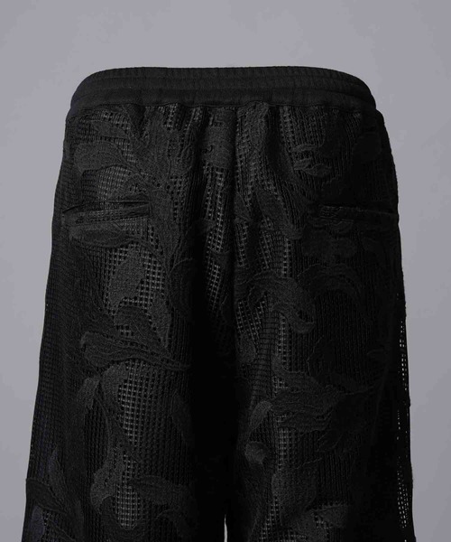MAISON SPECIAL(メゾンスペシャル)の「《UNISEX》Mesh Flower Embroidery Prime-Wide Shorts/メッシュフラワーエンブロイダリープライムワイドショーツ【MAISON SPECIAL/メゾンスペシャル】(その他パンツ・メンズ・ブラック/アイボリー・1/0)」の11枚目の写真