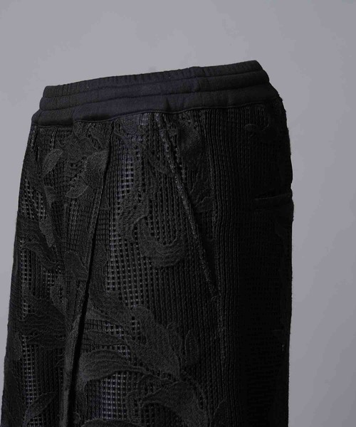 MAISON SPECIAL(メゾンスペシャル)の「《UNISEX》Mesh Flower Embroidery Prime-Wide Shorts/メッシュフラワーエンブロイダリープライムワイドショーツ【MAISON SPECIAL/メゾンスペシャル】(その他パンツ・メンズ・ブラック/アイボリー・1/0)」の12枚目の写真