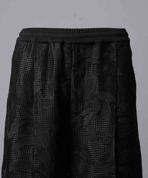 MAISON SPECIAL(メゾンスペシャル)の「《UNISEX》Mesh Flower Embroidery Prime-Wide Shorts/メッシュフラワーエンブロイダリープライムワイドショーツ【MAISON SPECIAL/メゾンスペシャル】(その他パンツ・メンズ・ブラック/アイボリー・1/0)」の13枚目の写真