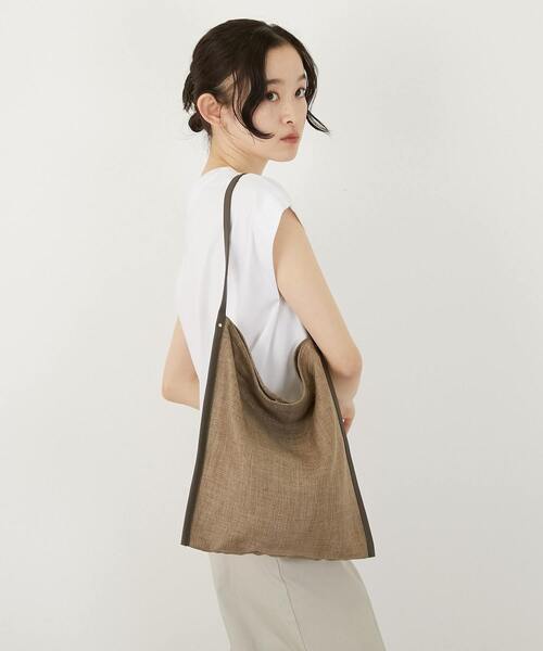 MELROSE claire(メルローズ クレール)の「【軽量で涼し気な素材感のワンショルダーバッグ】(ショルダーバッグ・レディース・グレー/ブラック/ライトカーキ・FREE)」の8枚目の写真