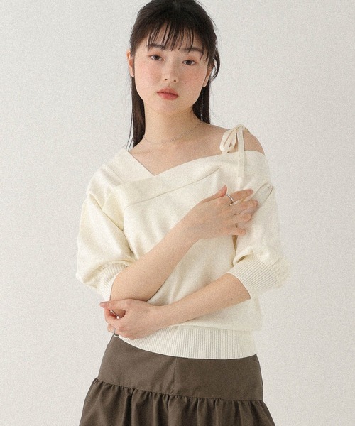 Heather（ヘザー）の「ワンショルリボン半袖ニット　576437（ニット/セーター・レディース・ブラック/グレー/アイボリー・FREE）」の2枚目の写真