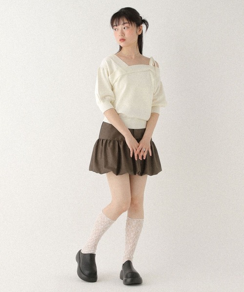 Heather（ヘザー）の「ワンショルリボン半袖ニット　576437（ニット/セーター・レディース・ブラック/グレー/アイボリー・FREE）」の6枚目の写真
