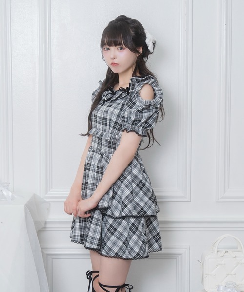 Honey Cinnamon（ハニーシナモン）の「ベロアリボンスクエアネックワンピース（ワンピース・レディース・ブラックミックス/チェック・FREE）」の5枚目の写真