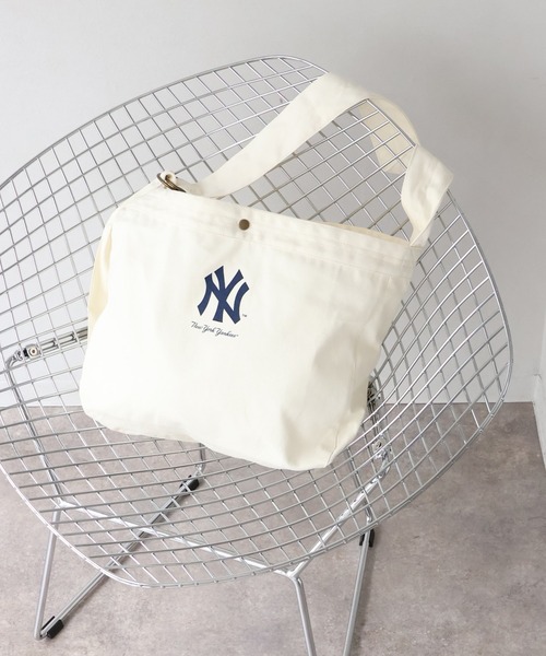 MLB(メジャーリーグベースボール)の「【MLB/メジャーリーグベースボール】コットンキャンバスショルダーバック ラージサイズ(ショルダーバッグ・メンズ・アイボリー系1/アイボリー系2/アイボリー系3・FREE)」の20枚目の写真