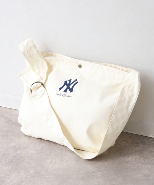 MLB(メジャーリーグベースボール)の「【MLB/メジャーリーグベースボール】コットンキャンバスショルダーバック ラージサイズ(ショルダーバッグ・メンズ・アイボリー系1/アイボリー系2/アイボリー系3・FREE)」の21枚目の写真