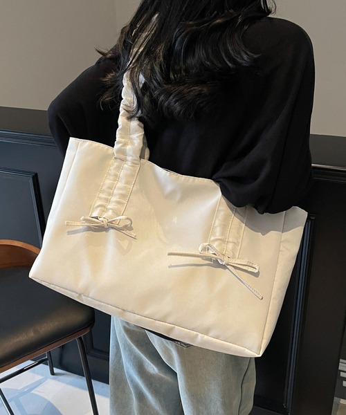 Lace Ladies(レースレディース)の「くしゅ ハンドル リボン付き スクエア トートバッグ(トートバッグ・レディース・グレー/ブラック/ホワイト/ピンク・FREE)」の2枚目の写真