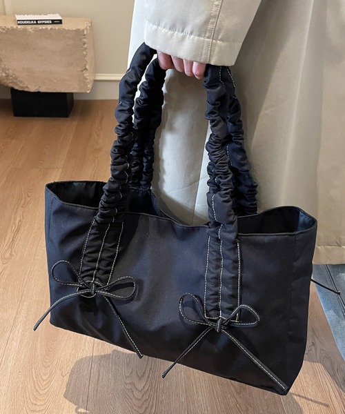 Lace Ladies(レースレディース)の「くしゅ ハンドル リボン付き スクエア トートバッグ(トートバッグ・レディース・グレー/ブラック/ホワイト/ピンク・FREE)」の6枚目の写真