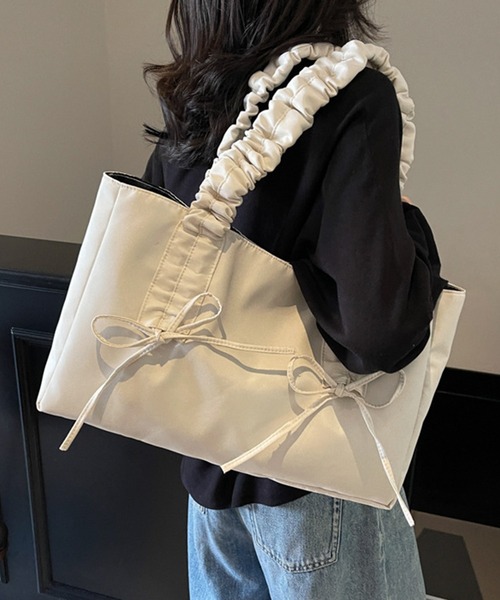 Lace Ladies(レースレディース)の「くしゅ ハンドル リボン付き スクエア トートバッグ(トートバッグ・レディース・グレー/ブラック/ホワイト/ピンク・FREE)」の12枚目の写真