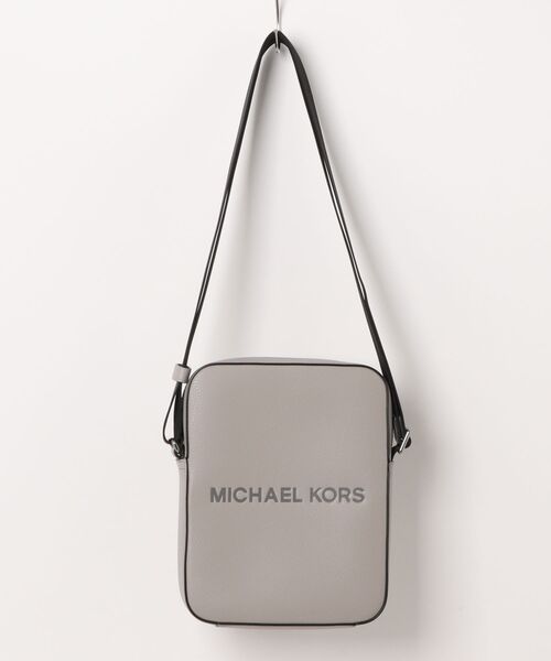MICHAEL KORS（マイケルコース）の「COOPER エンボス ペブルレザー フライトバッグ（ショルダーバッグ・メンズ・グレー系・FREE）」の7枚目の写真