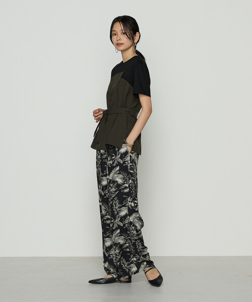 K.T KIYOKO TAKASE（キヨコタカセ）の「コンパクトクールローレル天竺 ビスチェレイヤード風カットソー（Tシャツ/カットソー・レディース・ネイビー/グレー×ホワイト/カーキ・9号）」の7枚目の写真